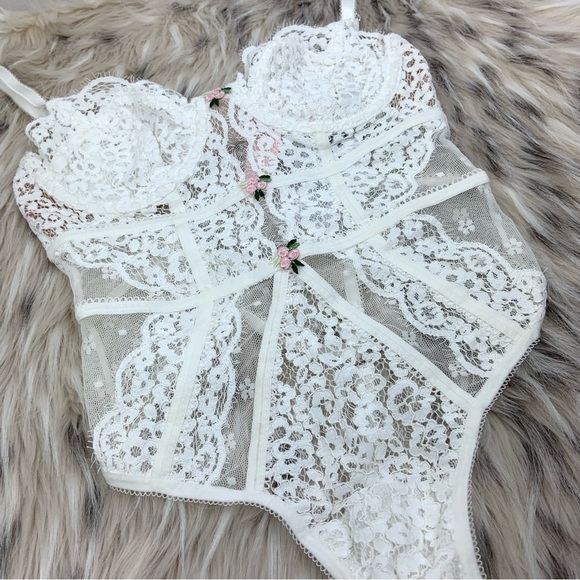 NWT For Love and Lemons X Victoria’s Secret VS Mia Lace Bodysuit Teddy Lingerie - Picture 7 of 16